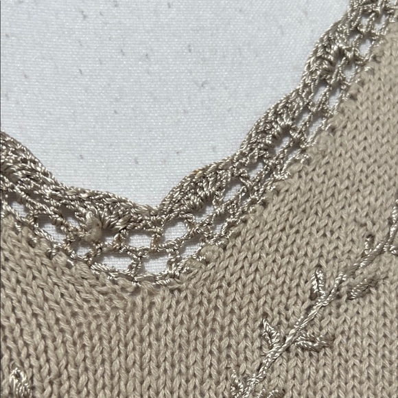 Chic Beige Embroidered V-Neck Sweater - Picture 5 of 10